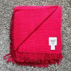 Nido Notte hot pink waffle knit oversized throw blanket